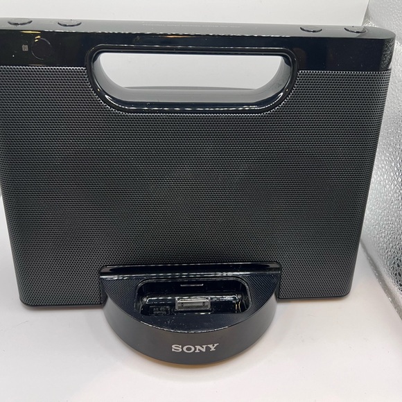 Sony IPhone/Ipod docking station speaker - Picture 1 of 6